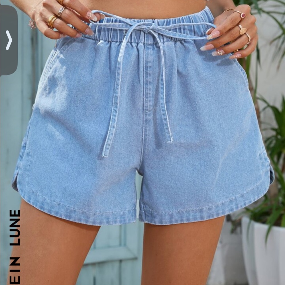 SHEIN LUNE Drawstring Waist Slant Pocket Denim Shorts